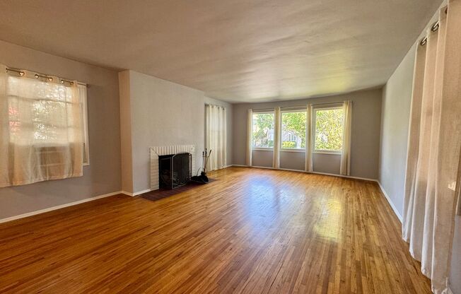 9554 1/2 W Olympic Blvd