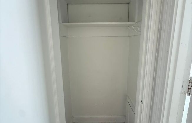 Studio, 1 bath, 308 sqft, $1,175, Unit Bayard Manor 206