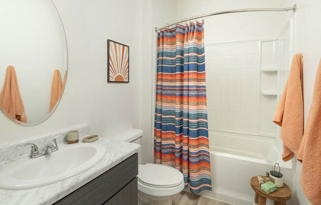 Full Bathroom at Cabana Bridges Apartments in Tucson Arizona