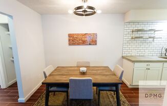 331 E Hillsdale