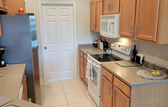 Annual Turnkey furnished 3/2 1/2 townhome at San Michele at University Commons