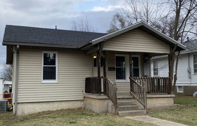 Nice 2 Bed/1 Bath Home, close to downtown