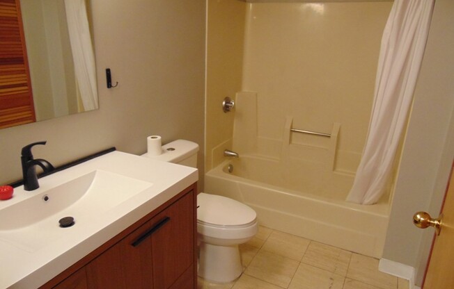 1 bed, 1 bath, 774 sqft, $2,000, Unit 313