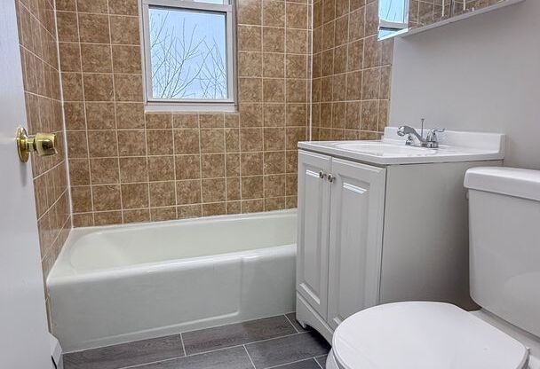 2 beds, 1 bath, 719 sqft, $1,480, Unit 6