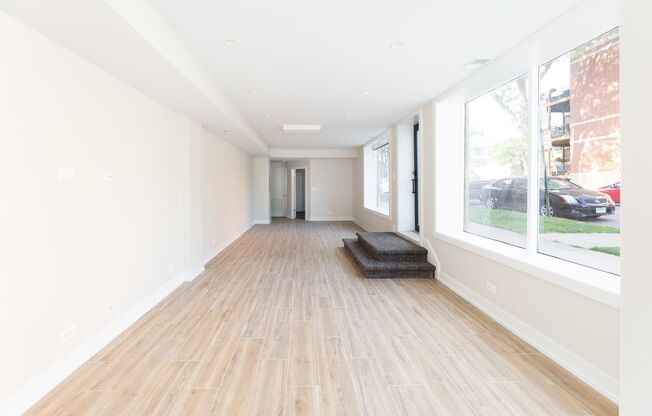 1 bed, 1 bath, 877 sqft, $1,935, Unit 5200L-G