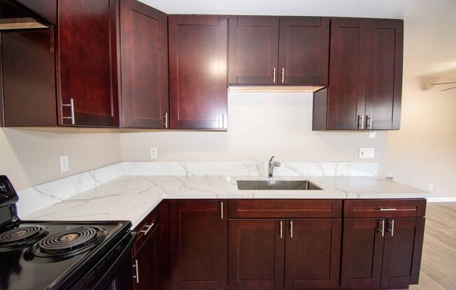 2 beds, 1 bath, $1,975, Unit 4960-01