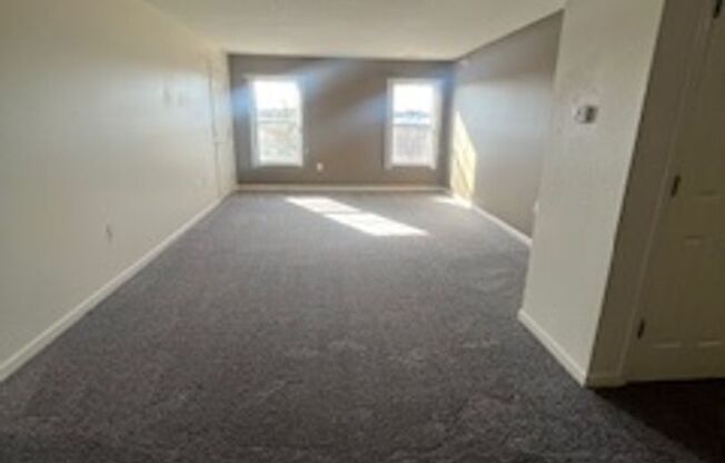 3 beds, 2 baths, 1,360 sqft, $1,489, Unit 34