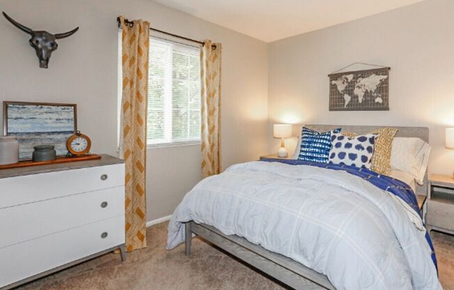 3 beds, 2 baths, 1,200 sqft, $1,315, Unit 1809