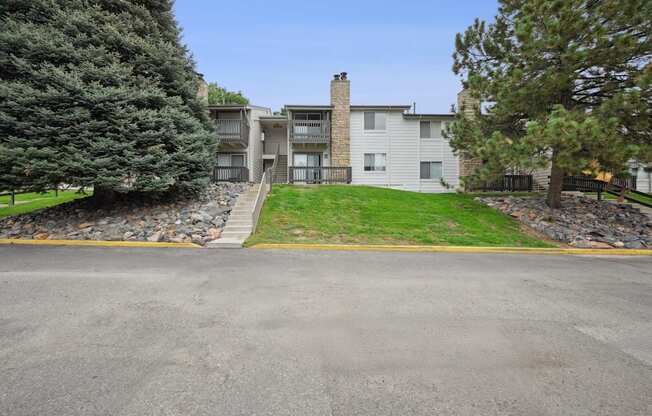 Reflections at Cherry Creek in Aurora, CO apartment buildings