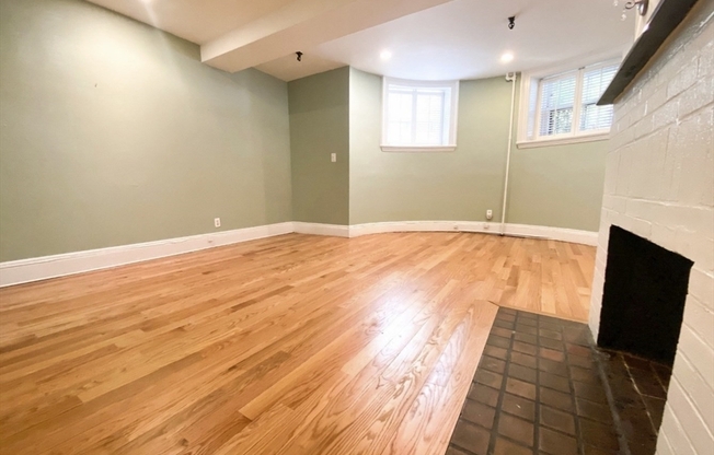1 bed, 1 bath, 615 sqft, $2,750, Unit 12