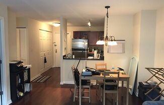 STREETERVILLE'S 1bed/1bath Available