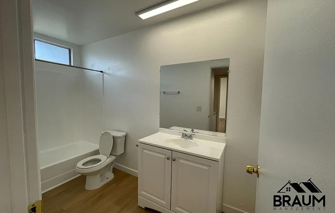 2 beds, 1 bath, $2,195