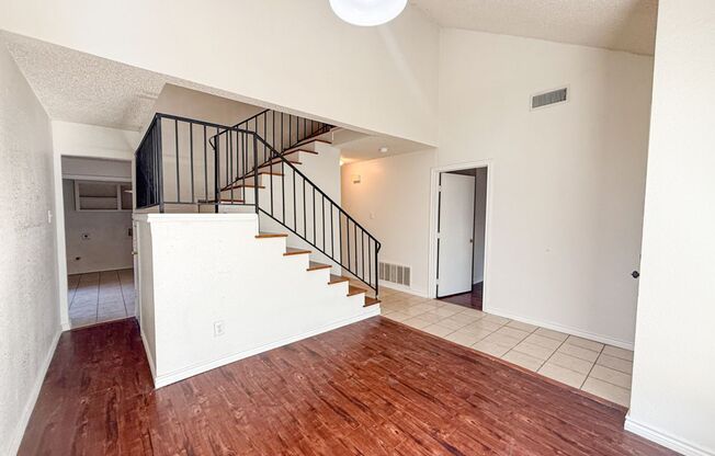 612-614 Towne House Ln