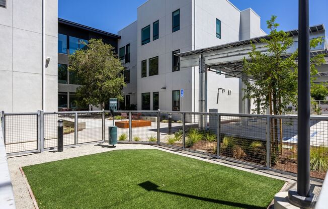 2 beds, 1 bath, 1,041 sqft, $2,250, Unit 105