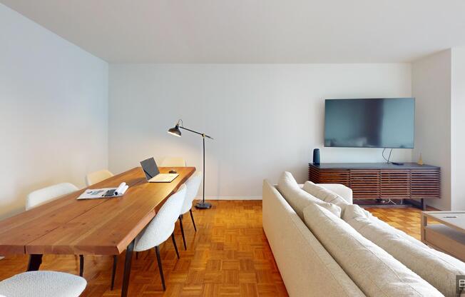 1 bed, 1.5 baths, $6,000, Unit 15G