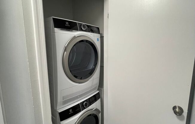 1 bed, 1 bath, 600 sqft, $1,525, Unit B - 28