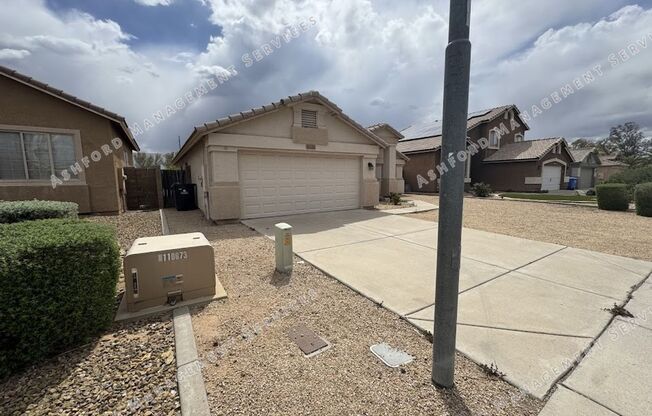 Now Available – Modern 4-Bedroom Home in Prime Phoenix Location!