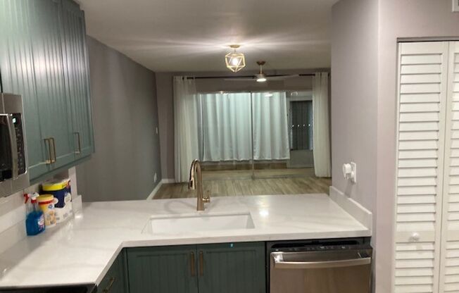 1 bed, 2 baths, $2,300, Unit UNIT 103