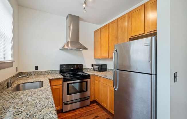 Studio, 1 bath, 359 sqft, $1,325, Unit 301