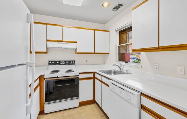 1 bed, 1.5 baths, $2,200, Unit 3