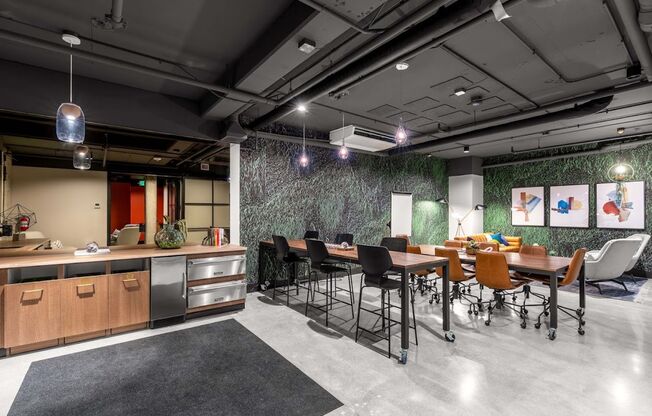 Studio, 1 bath, 453 sqft, $1,975, Unit 603