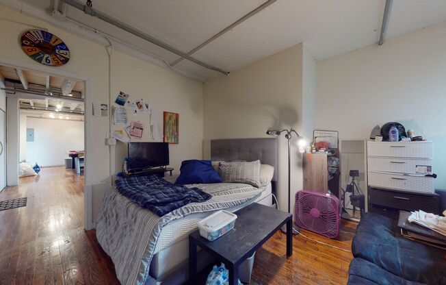 3 beds, 1 bath, 1,596 sqft, $2,695, Unit 2B