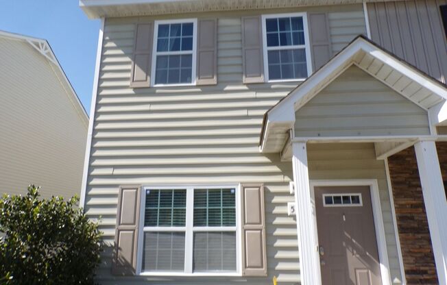 Two Bedroom Two and half Bathrooms Townhome!