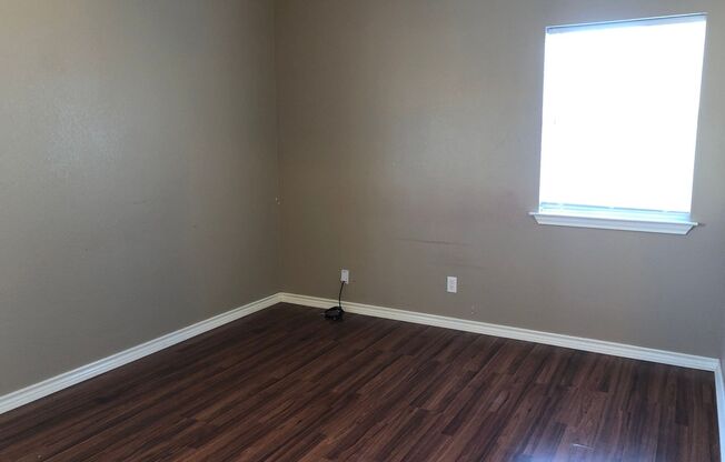 2 beds, 1 bath, 800 sqft, $1,395