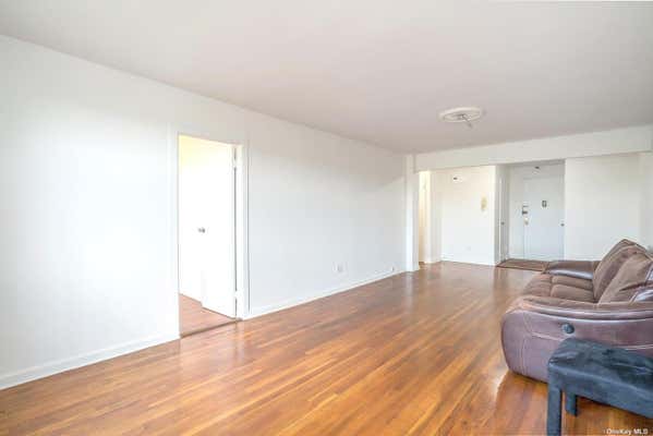 2 beds, 1 bath, 900 sqft, $2,400, Unit 6C