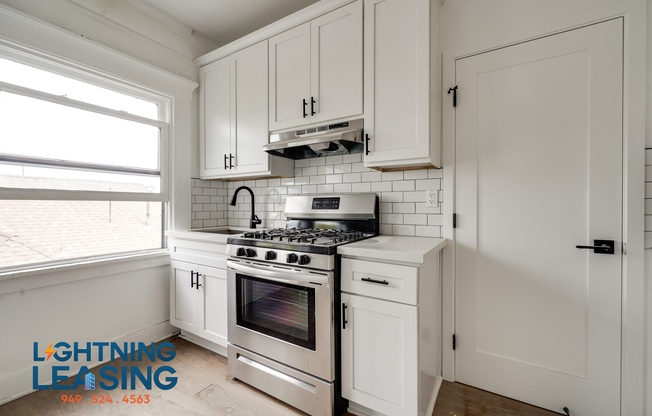 1026 W 22 ST