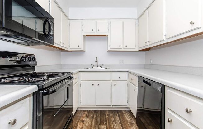 2 beds, 1 bath, 697 sqft, $1,050, Unit 226