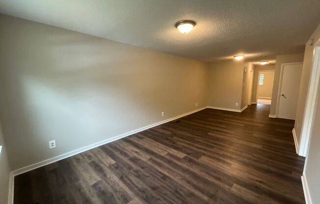 3 beds, 1 bath, 1,008 sqft, $895, Unit Unit C