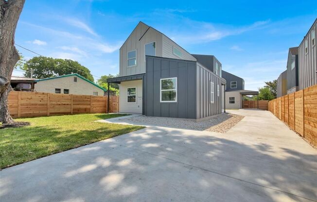 7603 Carver Ave