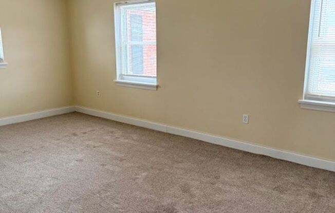 1 bed, 1 bath, $995, Unit 0027BTH