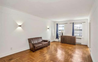 1 bed, 1 bath, $2,500, Unit D4