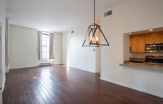 68 BALDWIN ST