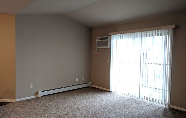 3 beds, 2 baths, 1,293 sqft, $1,375, Unit 2450-312