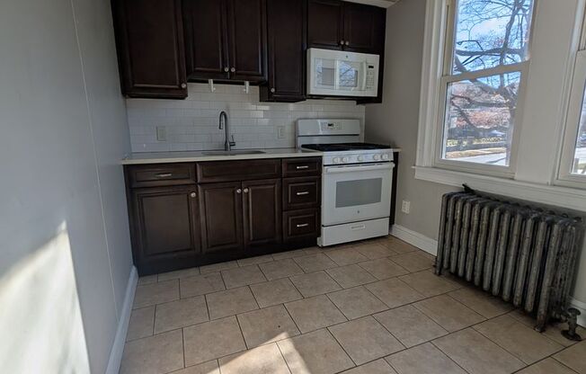 2 beds, 1 bath, $1,200, Unit 9002 WCP 2nd fl