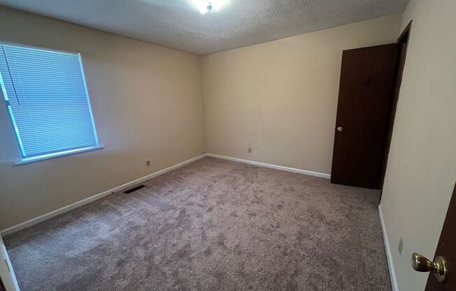 2 beds, 1 bath, $1,300