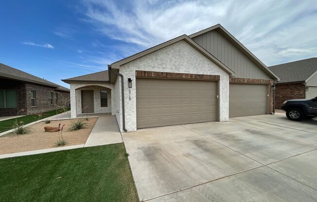 Beautiful New Townhome in North Lubbock Close to Texas Tech