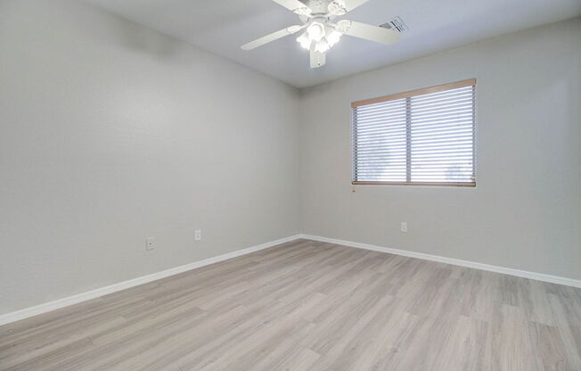 2026 E COUNTY DOWN DR