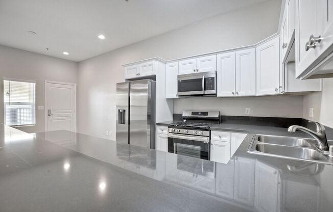 1 bed, 1 bath, 727 sqft, $2,695, Unit 313