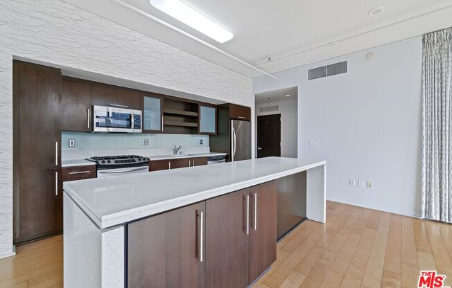 1 bed, 2 baths, 1,110 sqft, $4,000, Unit 815