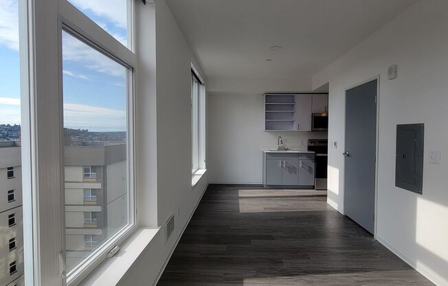 Studio, 1 bath, 403 sqft, $1,590, Unit 520