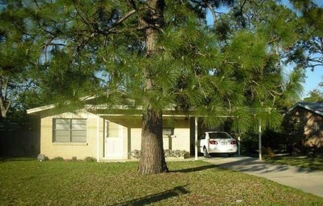 3 BR 1.5 BA ADORABLE HOME NEAR DOWNTOWN FT WALTON - MINUTES TO BEACHES AND SHOPPING $1950 mo.