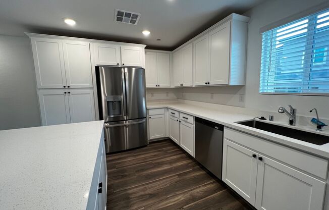 4 beds, 2.5 baths, $1,995, Unit 1