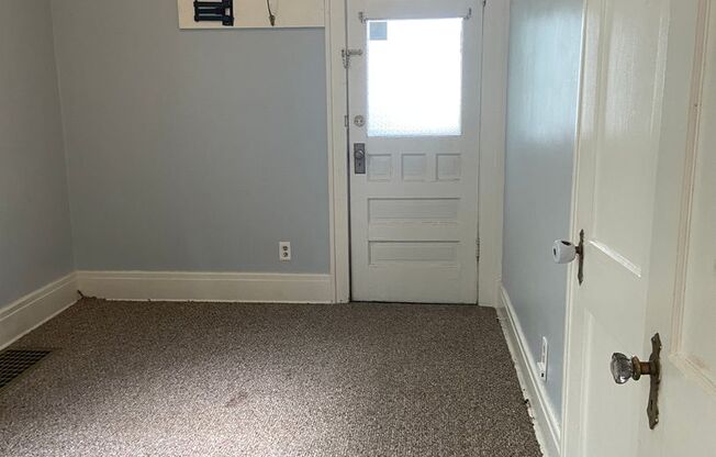 2 beds, 1 bath, $1,200