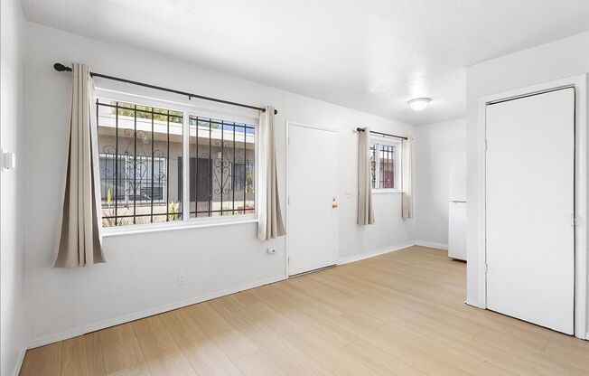 25th St. E 1843 &amp; 1847