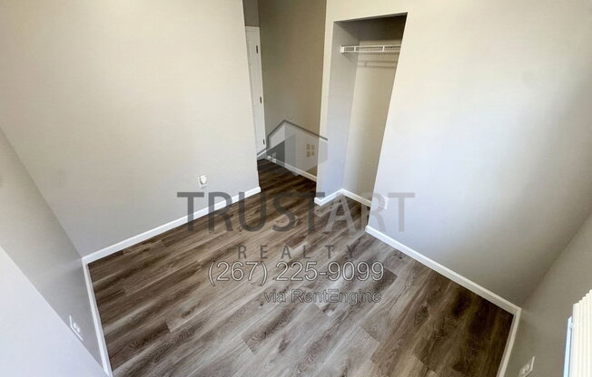 3 beds, 1 bath, 895 sqft, $1,350
