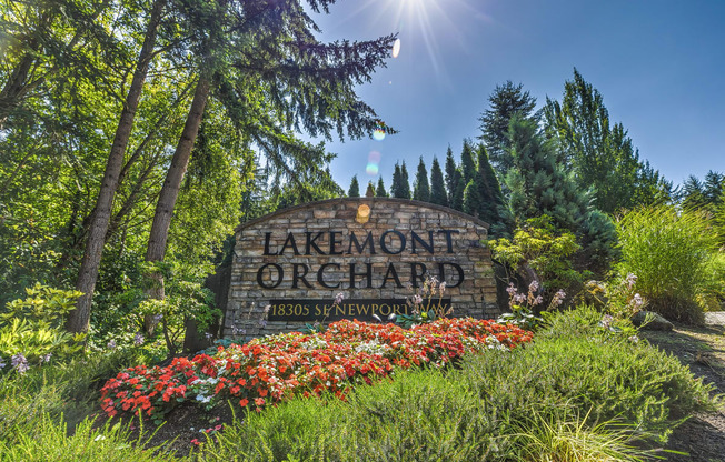 Lakemont Orchard monument sign